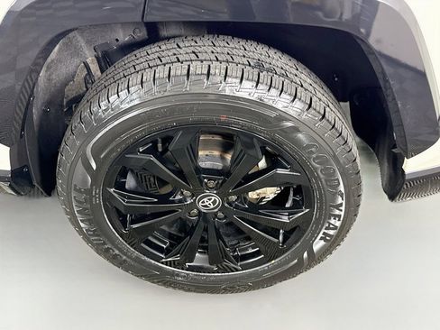 Certified 2022 Toyota RAV4 SE w/ SE Grade Weather Package AWD/4WD image 31