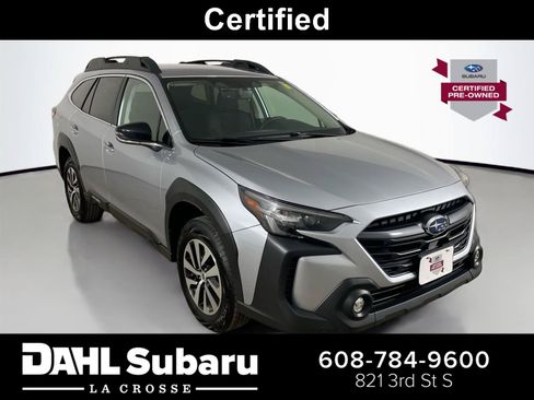 Used 2025 Subaru Outback Premium AWD/4WD image 1