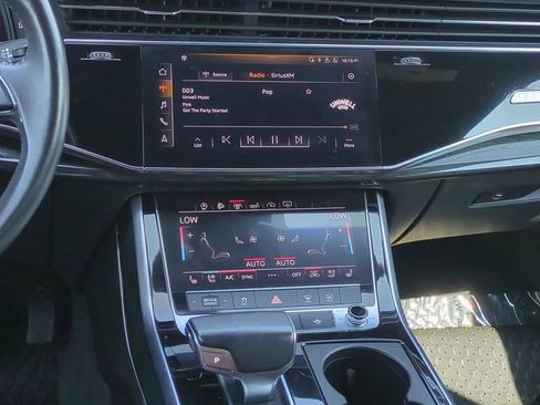 Used 2019 Audi Q8 Premium Plus w/ Premium Plus image 30