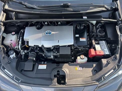 Used 2020 Toyota Prius LE AWD/4WD image 34