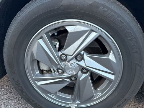 Certified 2025 Hyundai Elantra SE FWD image 4