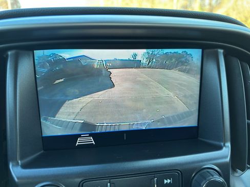 Used 2021 Chevrolet Colorado LT w/ Fleet Safety Package image 16