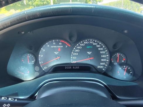 Used 2004 Chevrolet Corvette Convertible w/ Preferred Equipment Group RWD image 14
