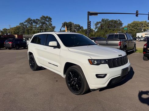 Used 2018 Jeep Grand Cherokee Altitude image 7