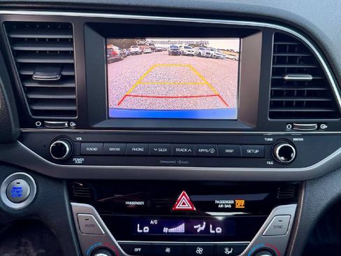 Used 2017 Hyundai Elantra Value Edition FWD image 18