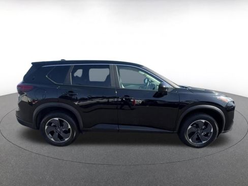 Used 2025 Nissan Rogue SV FWD image 16