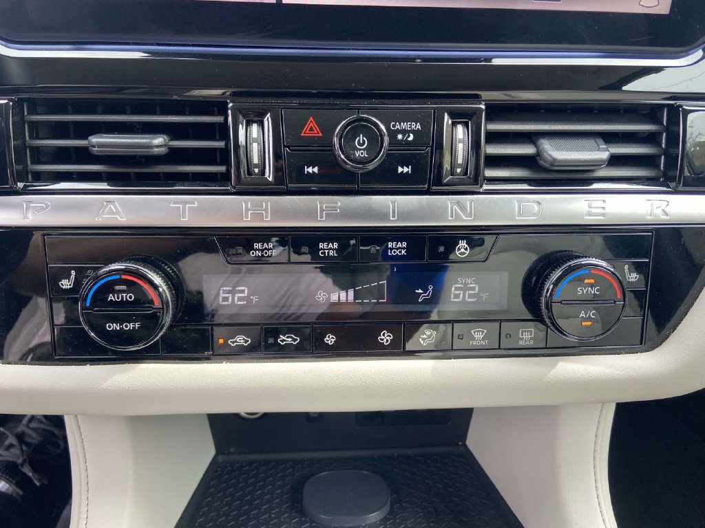 Used 2026 Nissan Pathfinder SL FWD image 18