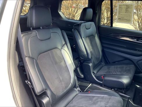 Used 2023 Jeep Grand Cherokee L Laredo image 20