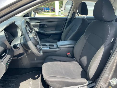 Used 2025 Nissan Sentra S FWD image 9