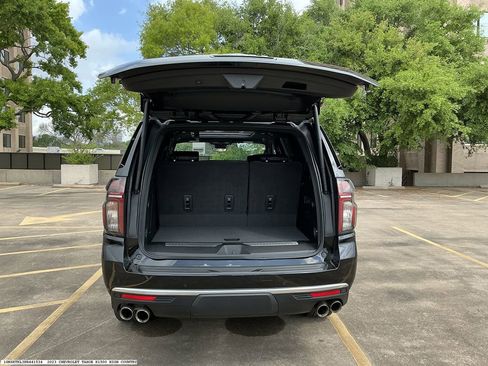 Used 2023 Chevrolet Tahoe High Country w/ Premium Package image 12