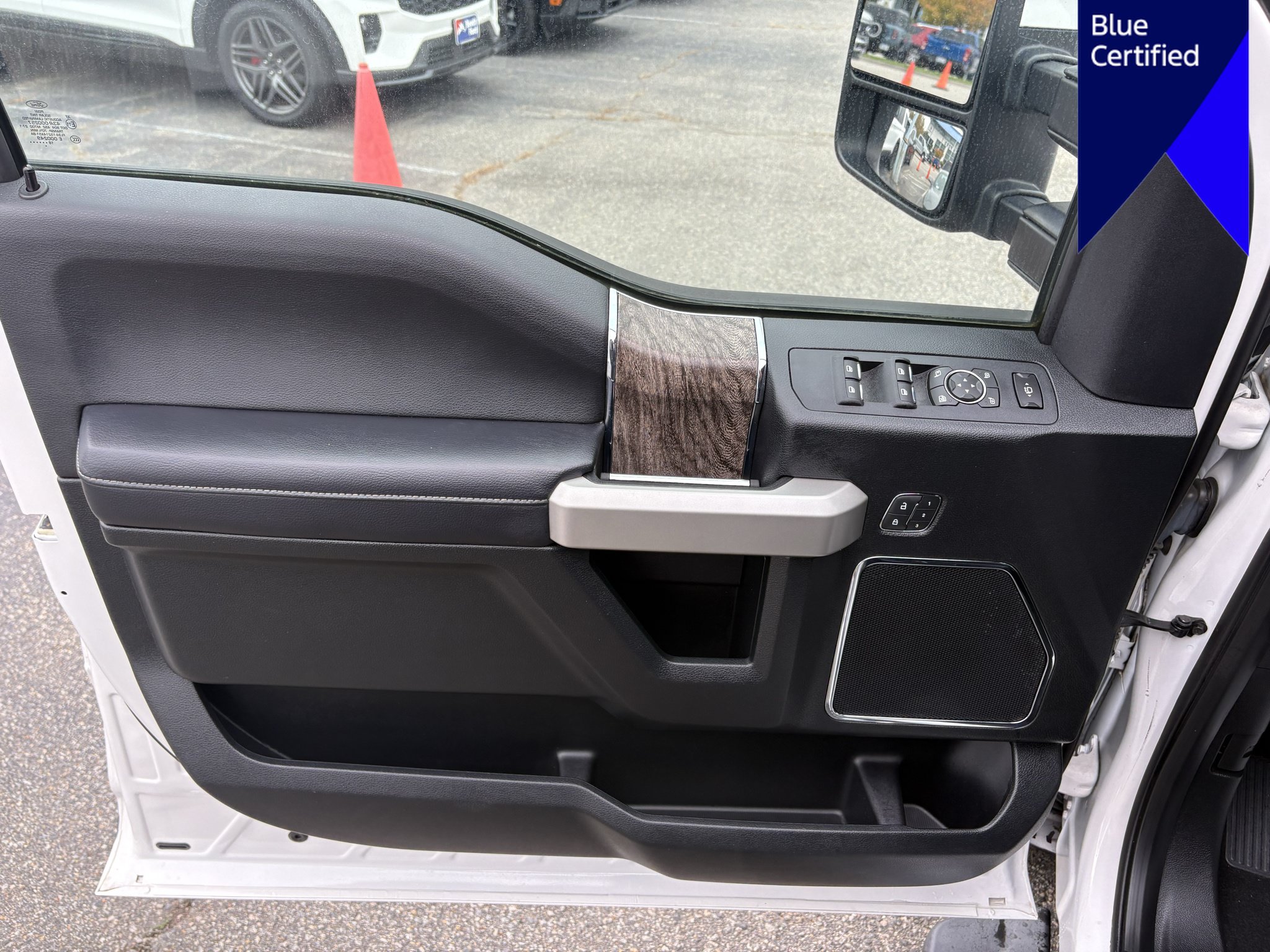Used 2019 Ford F250 Lariat w/ Lariat Value Package AWD/4WD image 9