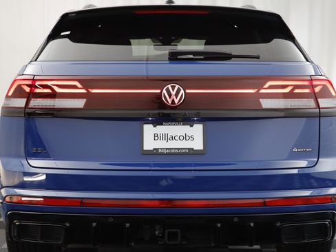 Used 2025 Volkswagen Atlas Cross Sport SEL R-Line image 15