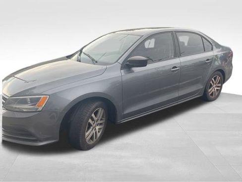 Used 2016 Volkswagen Jetta S FWD image 2