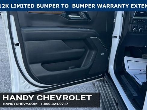 Certified 2025 Chevrolet Suburban High Country AWD/4WD image 18