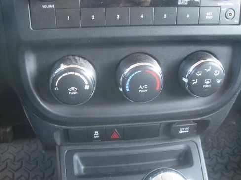 Used 2014 Jeep Patriot Sport w/ Power Value Group AWD/4WD image 18