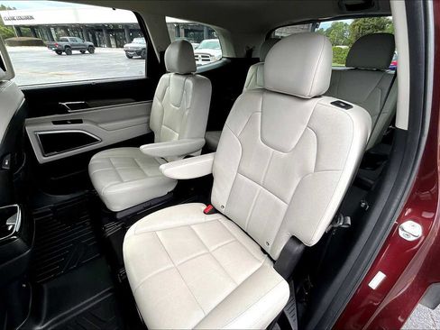 Used 2022 Kia Telluride EX w/ EX Premium Package image 20