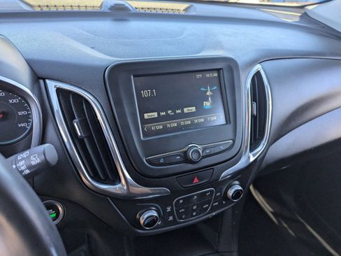 Used 2018 Chevrolet Equinox LT image 26