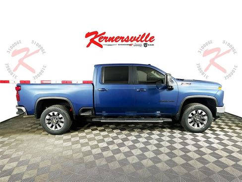 Used 2024 Chevrolet Silverado 2500 LT image 8