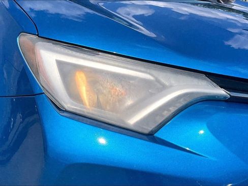 Used 2018 Toyota RAV4 XLE FWD image 30