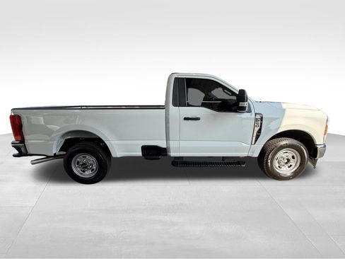 Used 2025 Ford F250 XL w/ XL Chrome Package RWD image 4