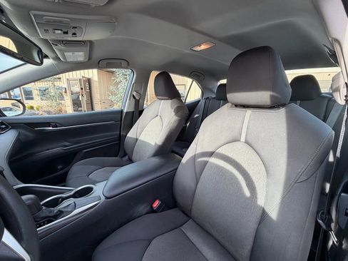 Used 2021 Toyota Camry LE image 20