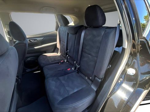 Used 2016 Nissan Rogue S w/ Appearance Package FWD image 21