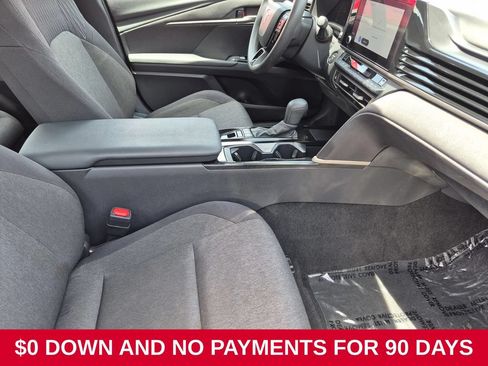 Used 2025 Toyota Camry LE FWD image 31