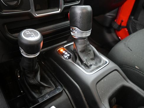 Used 2023 Jeep Wrangler Sport image 15