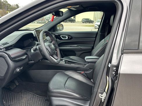 Used 2023 Jeep Compass Trailhawk w/ Trailhawk Elite Group image 9