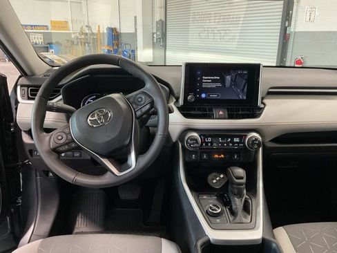 Used 2025 Toyota RAV4 XLE w/ Convenience Package AWD/4WD image 12