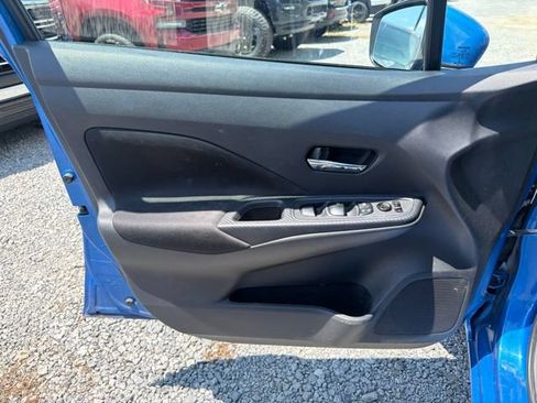 Used 2021 Nissan Versa SV FWD image 8