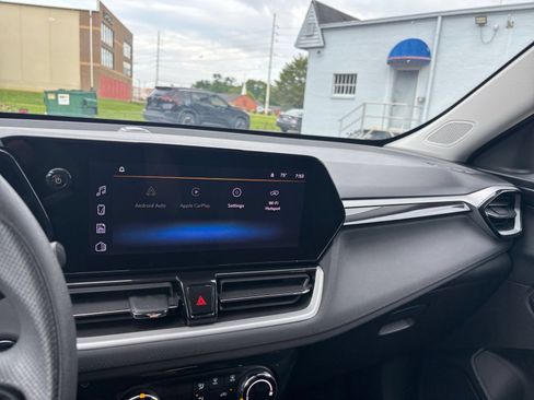 Used 2025 Chevrolet TrailBlazer LT FWD image 34