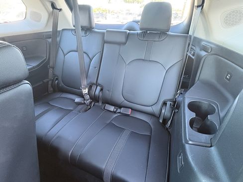 Certified 2023 Honda Pilot Touring image 31