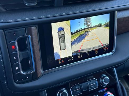 Used 2023 GMC Yukon XL Denali Ultimate image 38