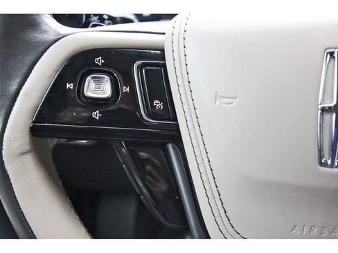 Used 2022 Lincoln Aviator Reserve w/ Equipment Group 201A AWD/4WD image 19