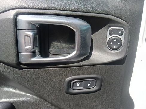 Used 2019 Jeep Wrangler Unlimited Sport S AWD/4WD image 12