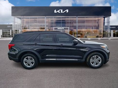 Used 2020 Ford Explorer XLT w/ Equipment Group 202A AWD/4WD image 7