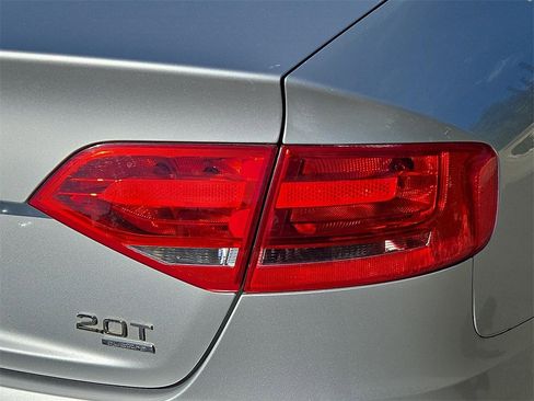 Used 2009 Audi A4 2.0T Premium image 12