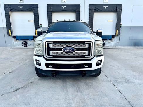 Used 2016 Ford F250 Platinum w/ Platinum Package AWD/4WD image 3
