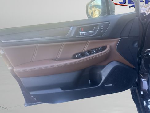 Used 2019 Subaru Outback 2.5i Touring image 16