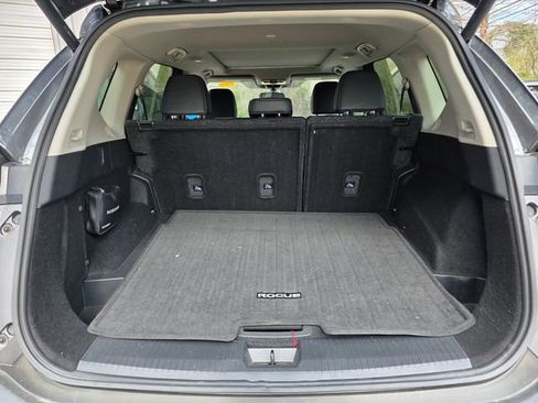 Used 2023 Nissan Rogue SV w/ SV Premium B Package image 28