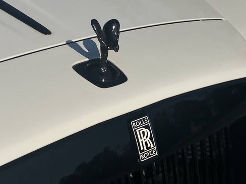 Used 2018 Rolls-Royce Dawn RWD image 37