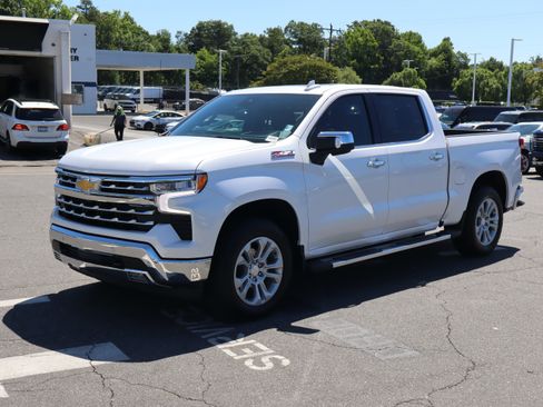 Used 2025 Chevrolet Silverado 1500 LTZ w/ Technology Package AWD/4WD image 5
