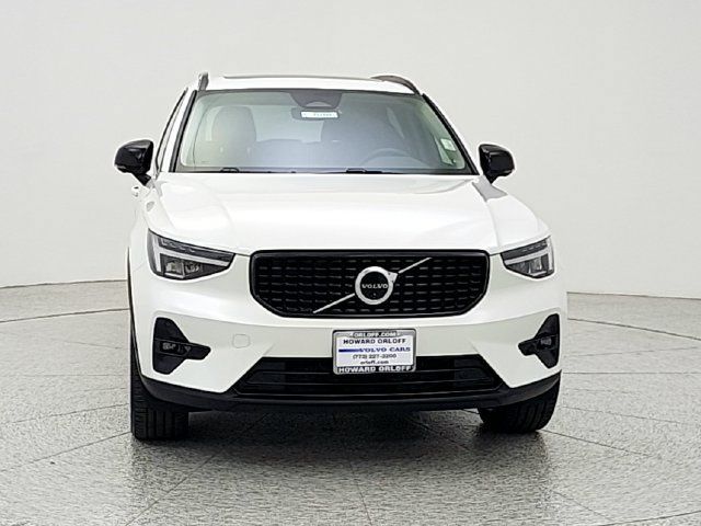 Used 2023 Volvo XC40 B5 Ultimate w/ Climate Package AWD/4WD image 2