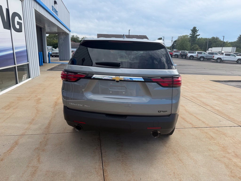 Used 2023 Chevrolet Traverse LS w/ Safety Package AWD/4WD image 4