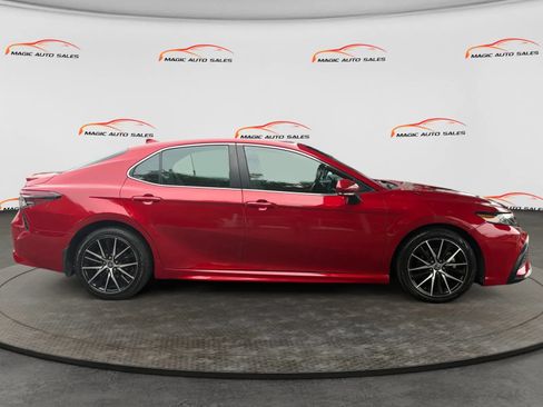 Used 2023 Toyota Camry SE AWD/4WD image 6