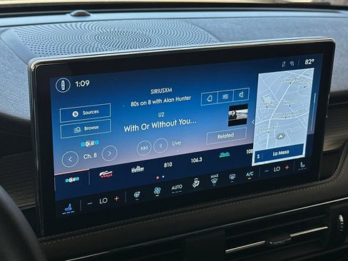 Certified 2025 Lincoln Corsair AWD w/ Equipment Group 101A image 17