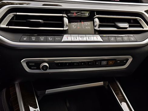 Used 2020 BMW X7 xDrive40i w/ Premium Package AWD/4WD image 12