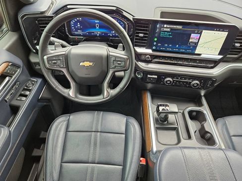 Used 2023 Chevrolet Silverado 1500 High Country w/ High Country Premium Package AWD/4WD image 34