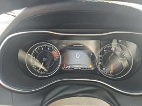 Used 2019 Jeep Cherokee Limited AWD/4WD image 7